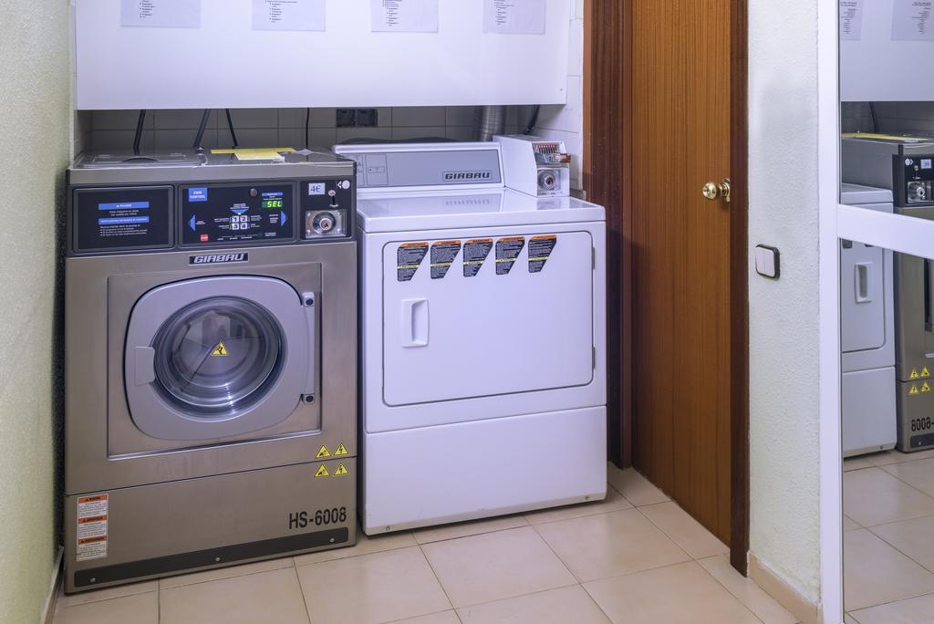 Aparthotel Marinada Salou Bagian luar foto