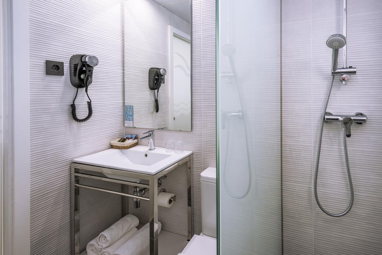 Aparthotel Marinada Salou Bagian luar foto