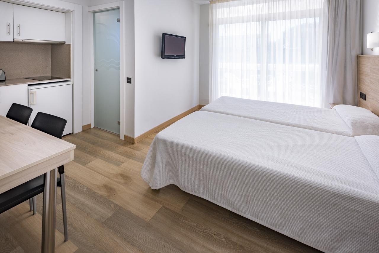 Aparthotel Marinada Salou Bagian luar foto